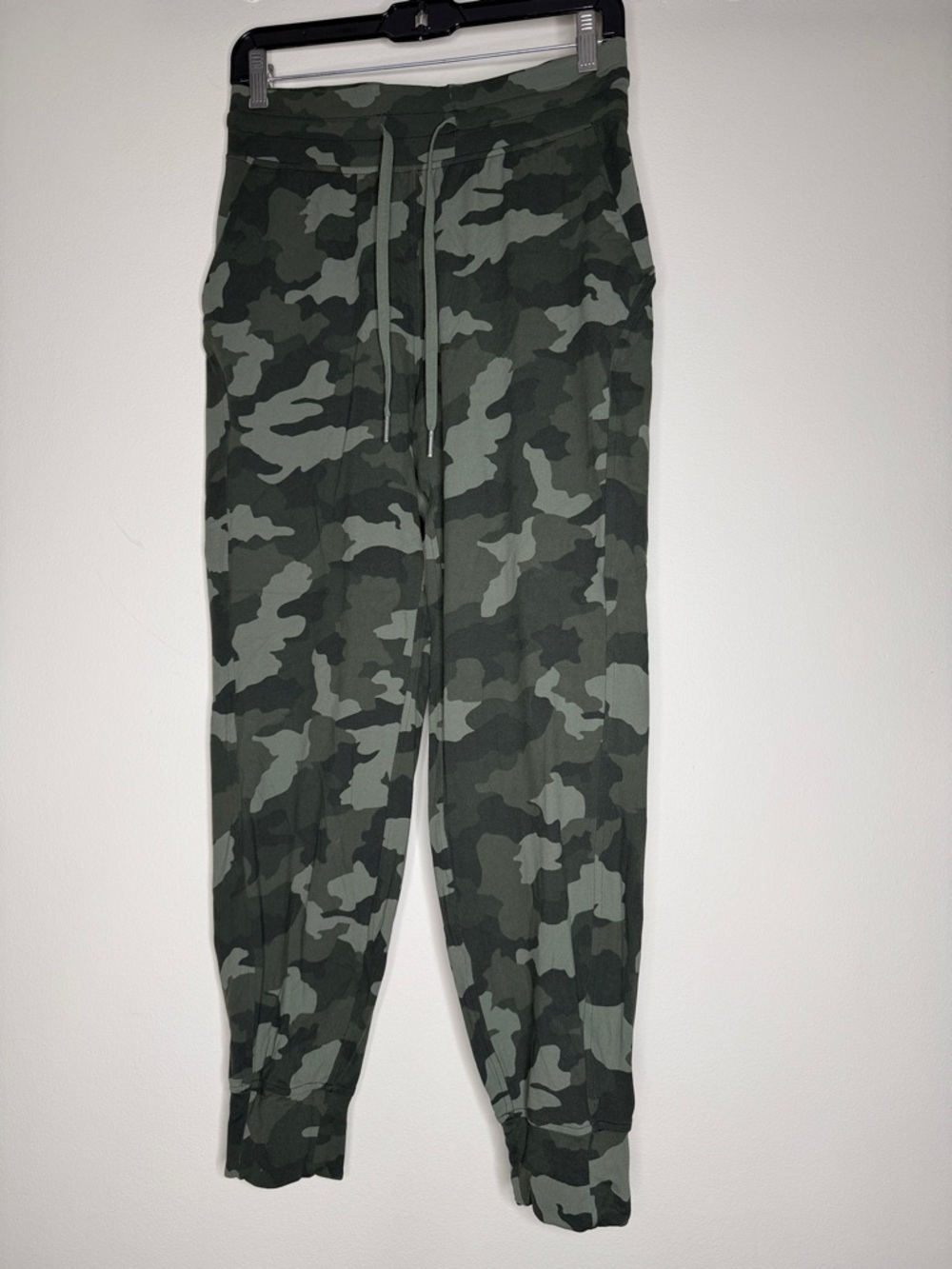 Lululemon camo joggers align size 6